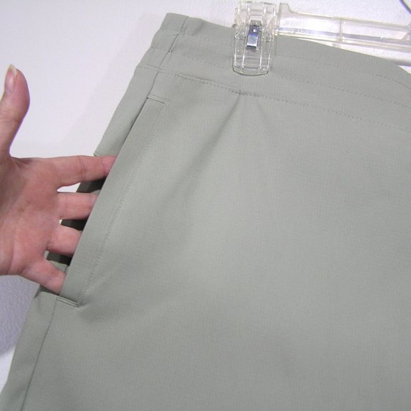Columbia Women's Skort in Light Green/Grey - Picture 3 of 8